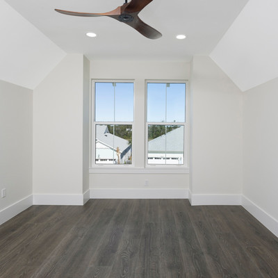 WEB Grand Spinnaker Guest Bed 2_RHP.jpg