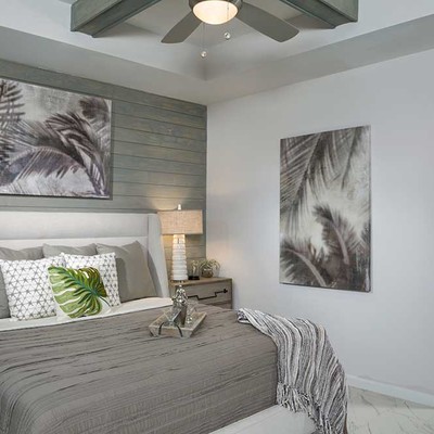 Bedroom with king size bed Bedroom with king size bed