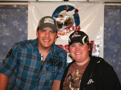 rodney atkins takes a picture with a fan