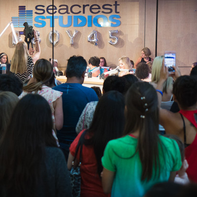 CHCO_Seacrest_SabrinaCarpenter_2ndVisit_6.jpg CHCO_Seacrest_SabrinaCarpenter_2ndVisit_6.jpg