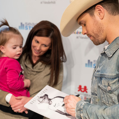 Dustin Lynch032819DSC00067.jpg Dustin Lynch032819DSC00067.jpg