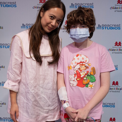 Laufey_101425_EOS_4330.jpg Laufey_101425_EOS_4330.jpg