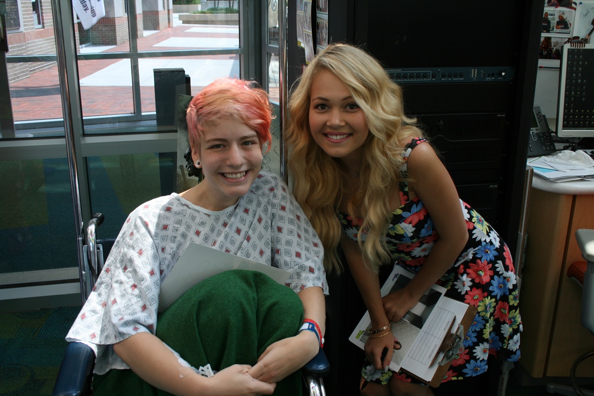 Kelli Berglund Talks About Graduating High School During A Visit To Seacrest Studios