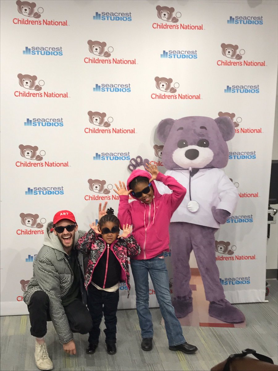 Wrabel Brightens Up The Day For Patients In DC!