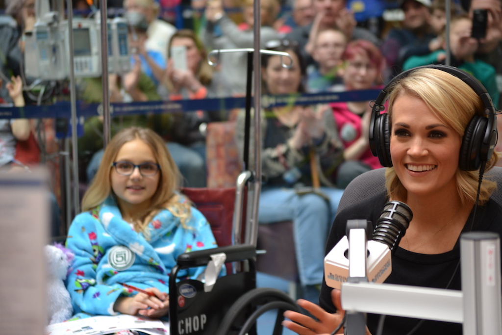 Carrie Underwood Talks To Patients About Her Music And Who Joins Her on Tour!