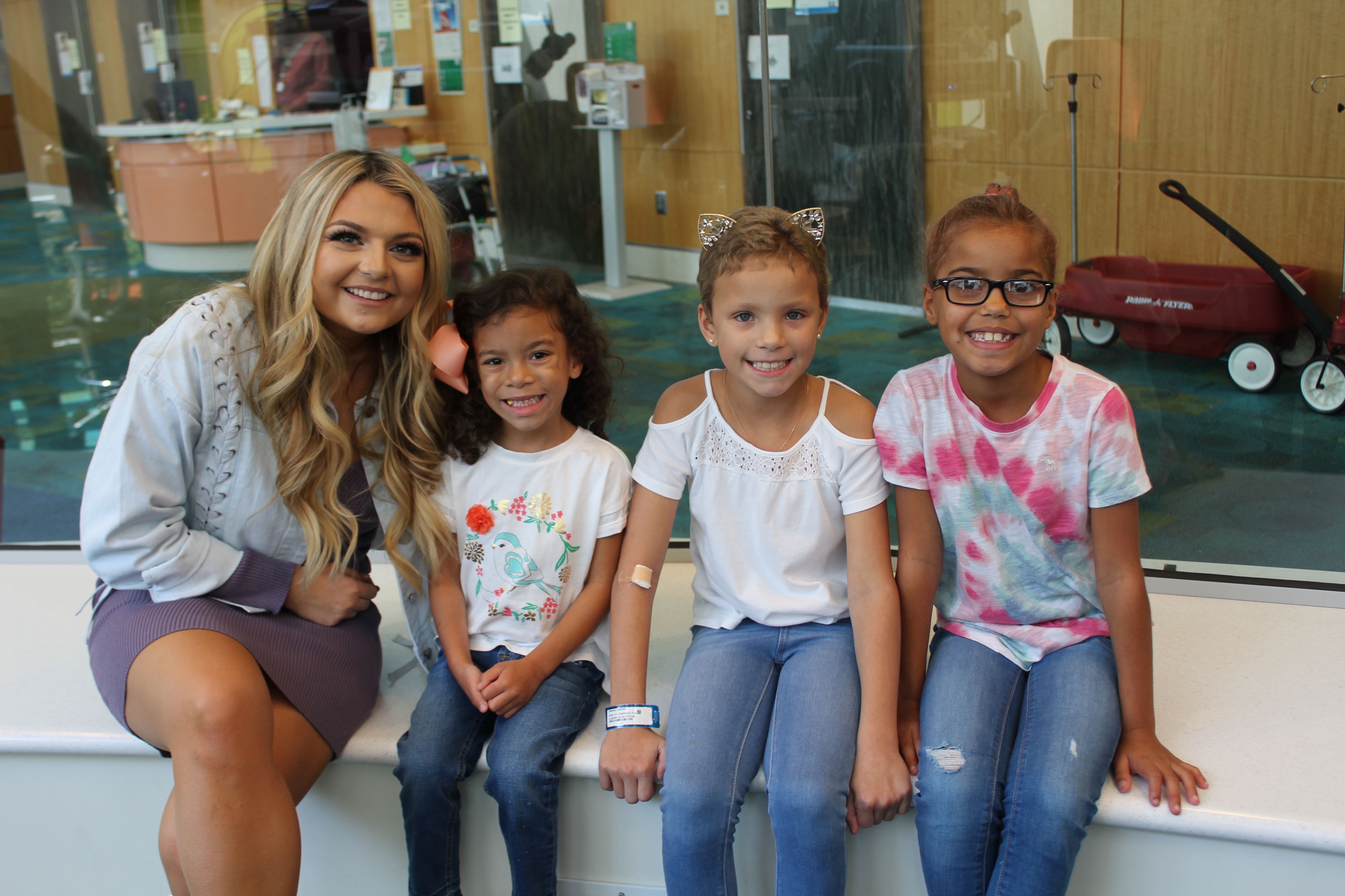 Taylor Grey Makes a Special Visit to Children's ATL