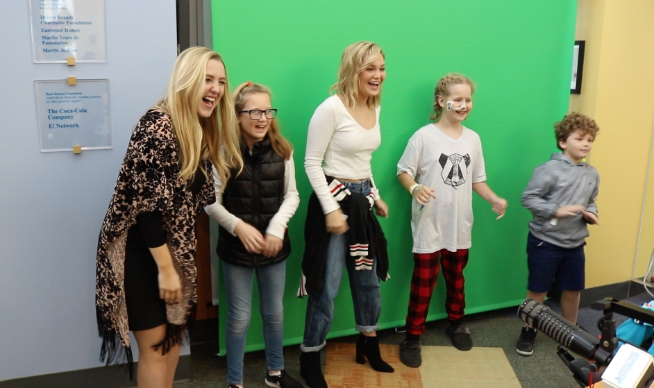 Olivia Holt Visits Levine Children’s Hospital!