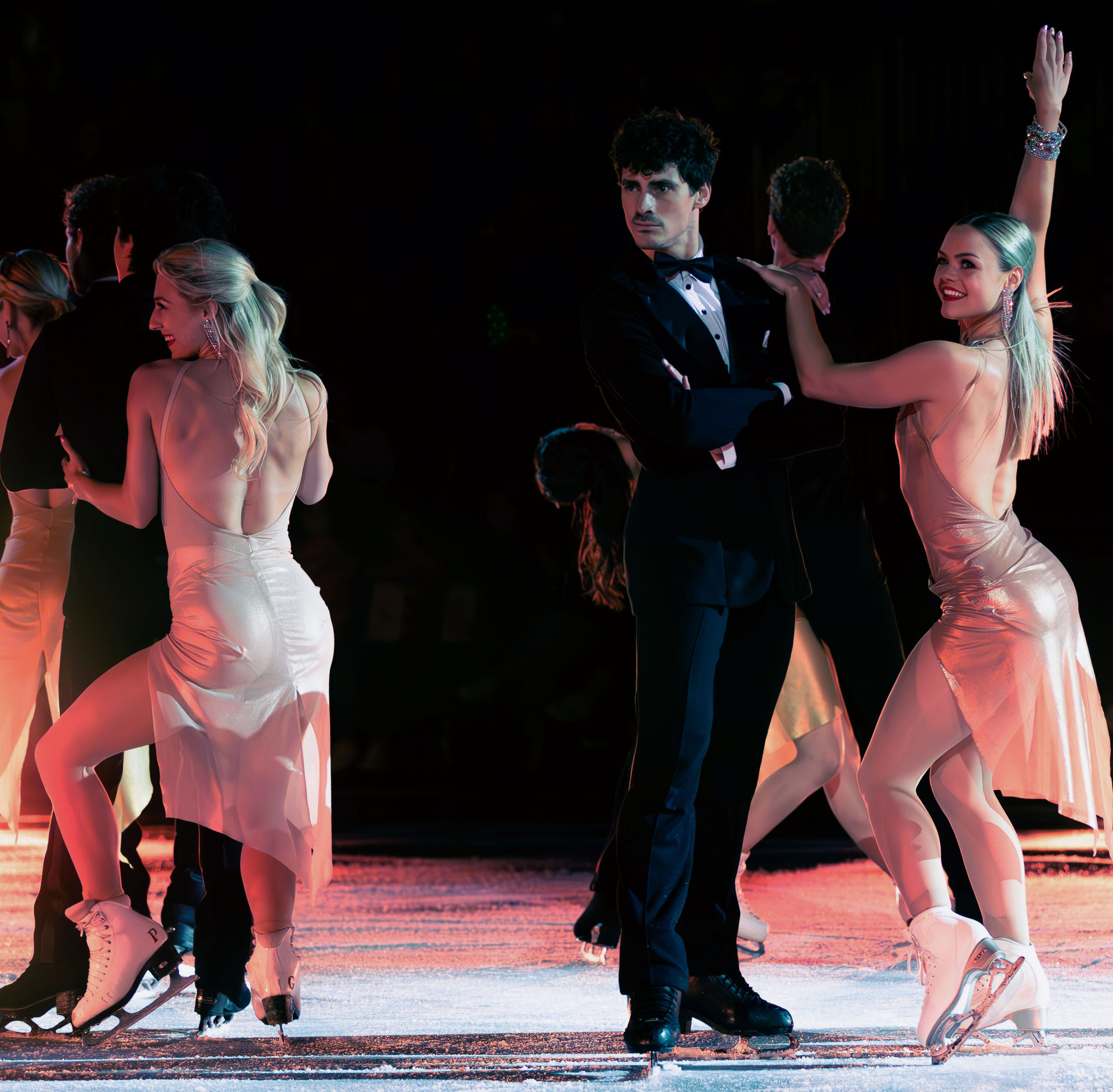 Stars on Ice Cast / James Bond Medley 