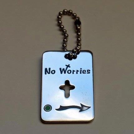 No Worries Tag (4in chain)