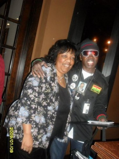 Lady Junn shared the stage with the now famous Gener Larry Platt in a popular Atlanta night spot. The General is well known to American Idol fans as The pants on the ground guy