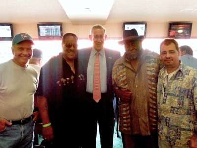 APBBand with Dolphinls owner Stephen Ross