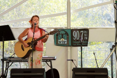 <p>Performing at the 2015 Radio Waves Music Festival in Grand Marais, MN, USA</p>