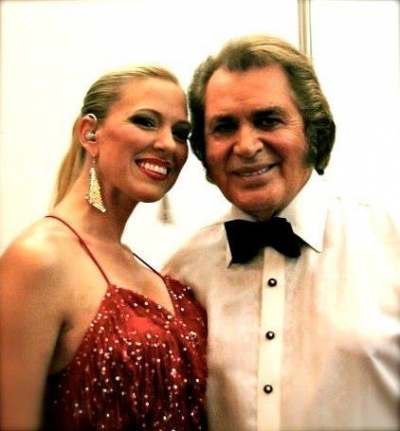 <p>Ashley Locheed with Engelbert Humperdinck</p>