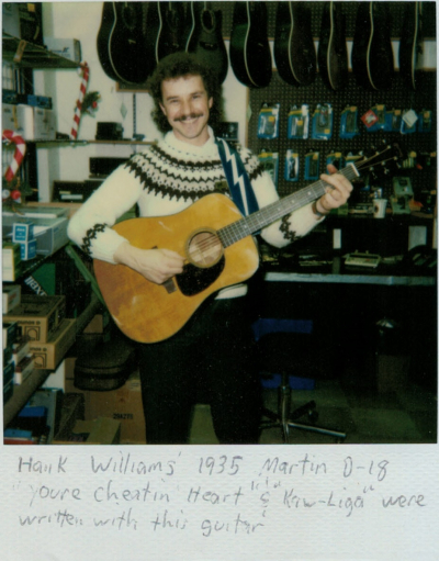 Playing Hank William's 1935 Martin D-18