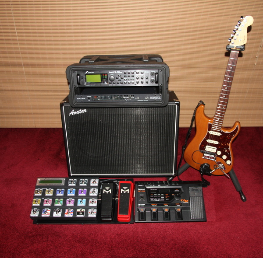 MY LIVE RIG, WITH AVATAR 2X12 CAB LOADED WITH CELESTION V 30'S