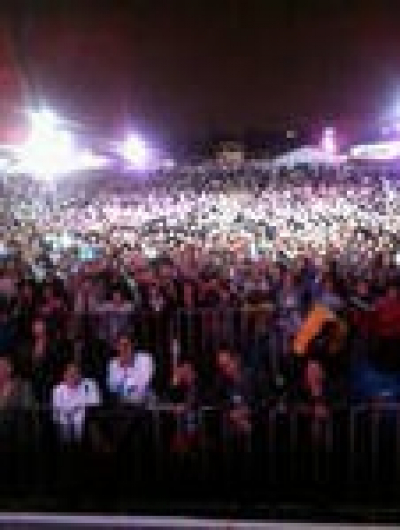A PIC FROM ONSTAGE IN MEXICO CITY