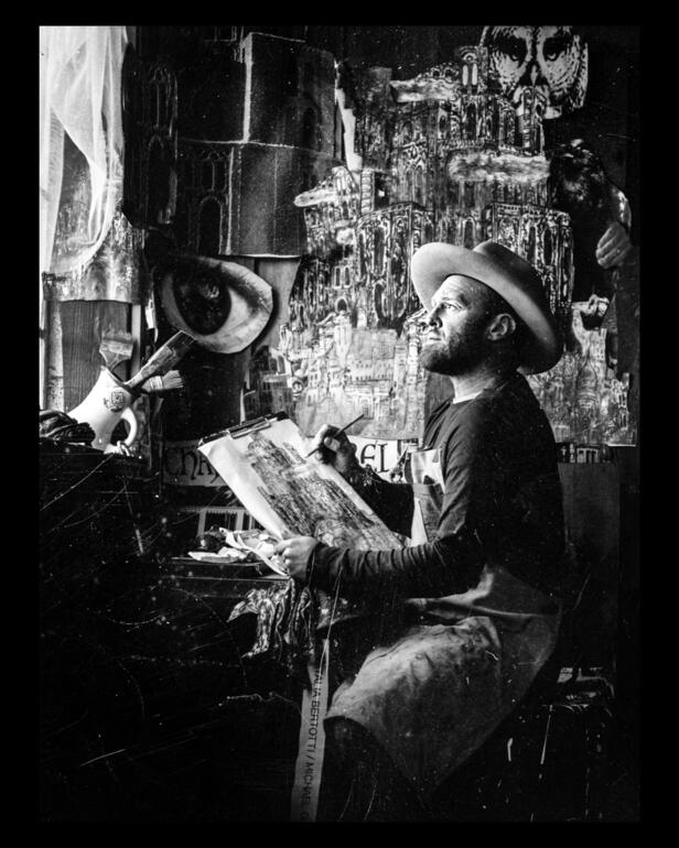 Photo: MICHAEL GARLINGTON: REDIFINING THE FAMILY PORTRAIT photo no. 1