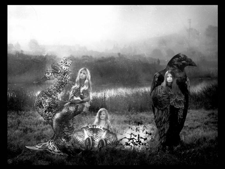 Photo: MICHAEL GARLINGTON: REDIFINING THE FAMILY PORTRAIT photo no. 5