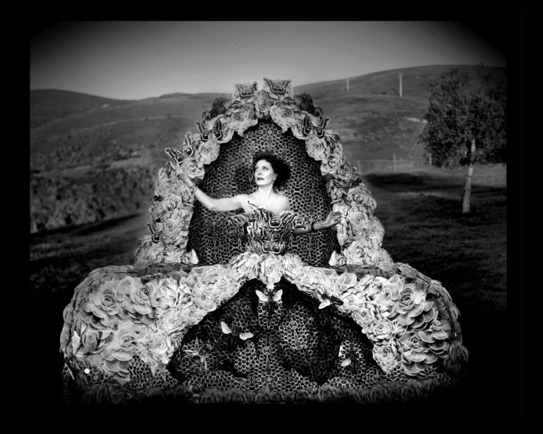 Photo: MICHAEL GARLINGTON: REDIFINING THE FAMILY PORTRAIT photo no. 9