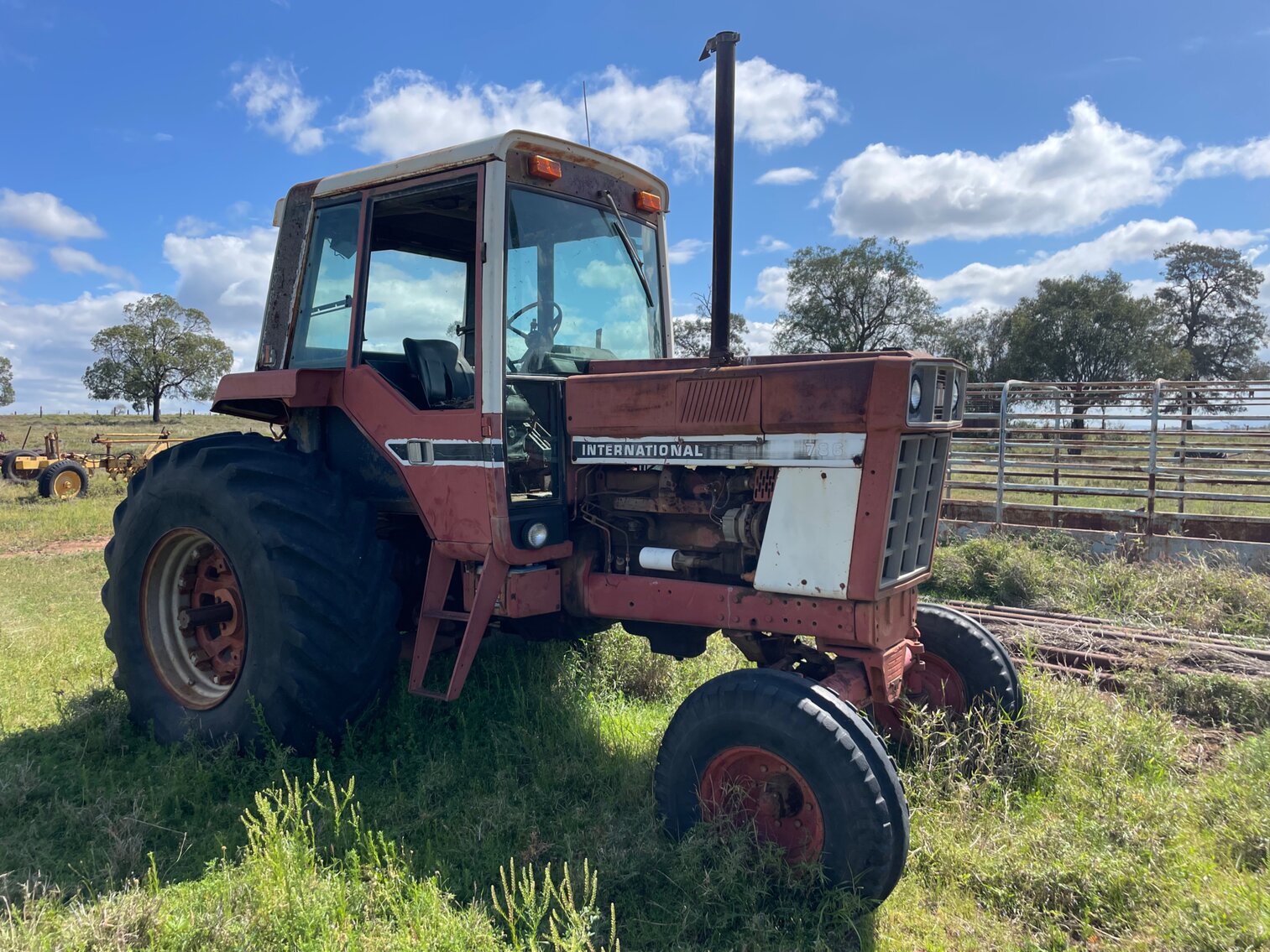 INTERNATIONAL 786 4X2 TRACTOR 89HP - WALLUMBILLA QLD