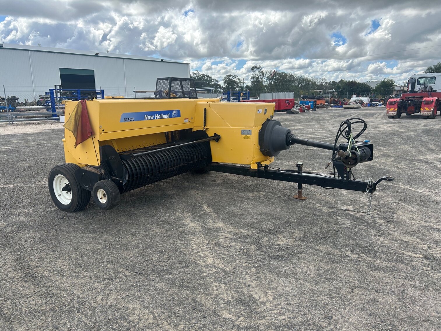 2011 NEW HOLLAND BC5070 SQUARE BALER