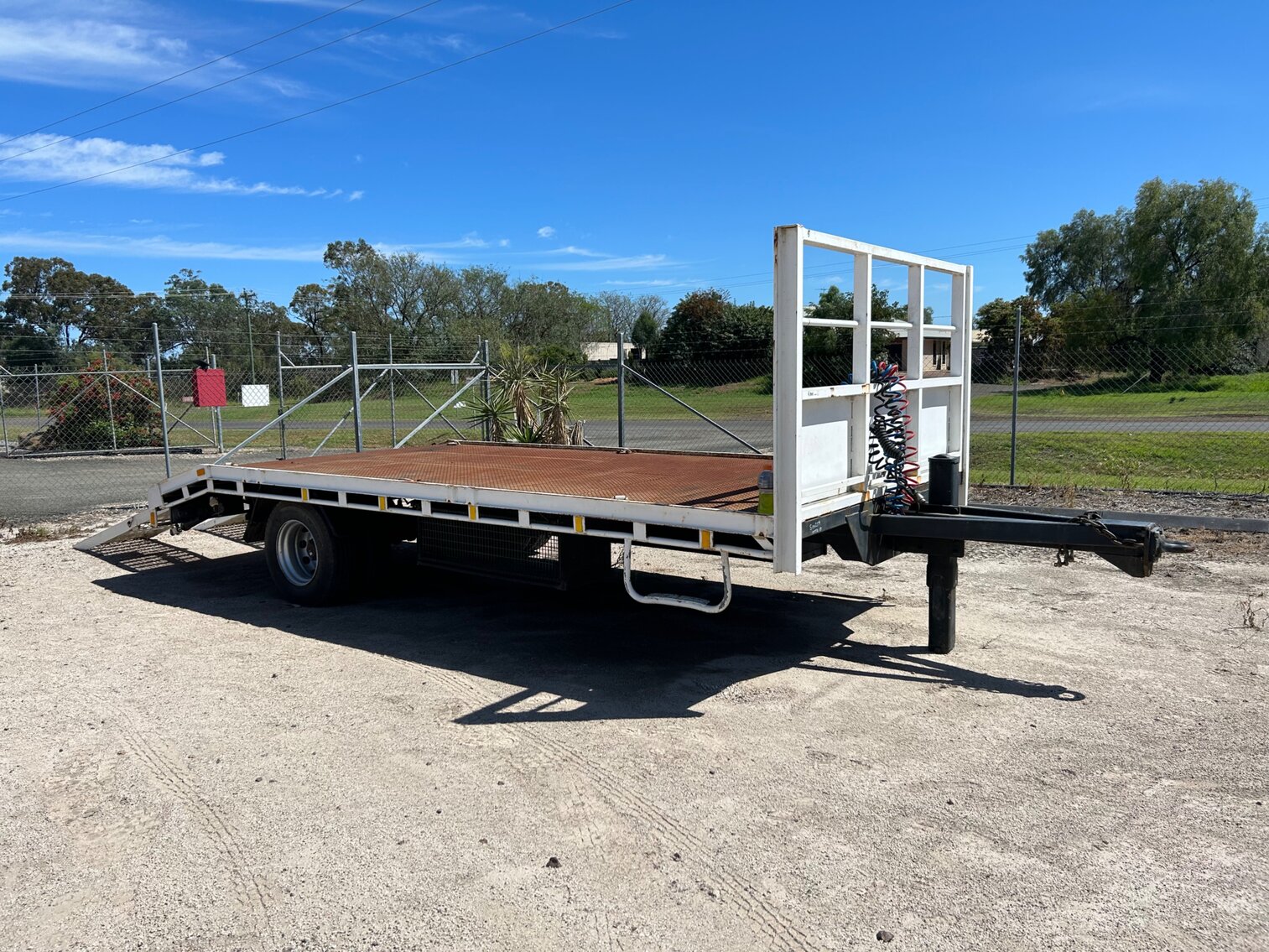 2017 HOMEMADE BEAVERTAIL SINGLE AXLE TRAILER WITH RAMPS