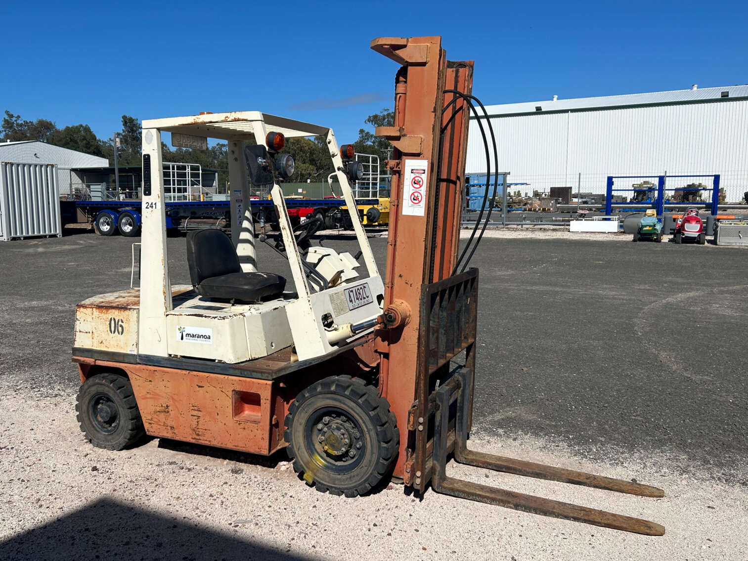 1990 NISSAN 25U FORKLIFT (PETROL) | NON-MOBILE
