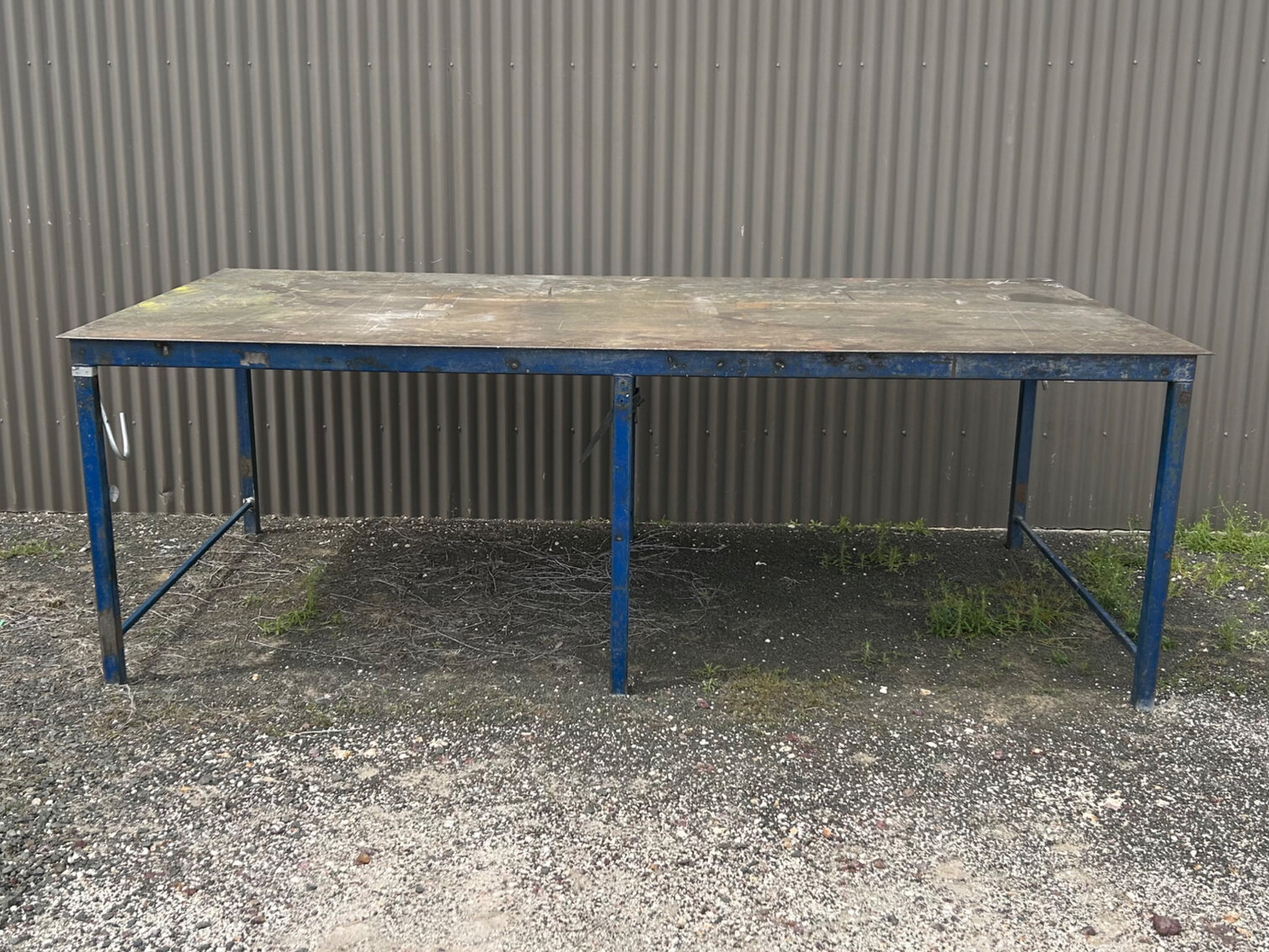 FABRICATED STEEL WORK BENCH