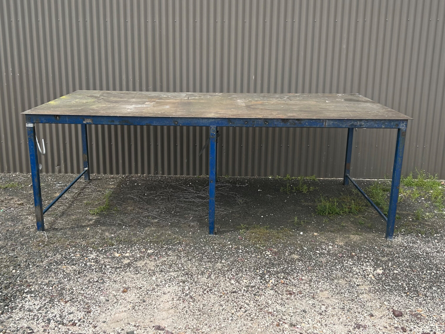 FABRICATED STEEL WORK BENCH
