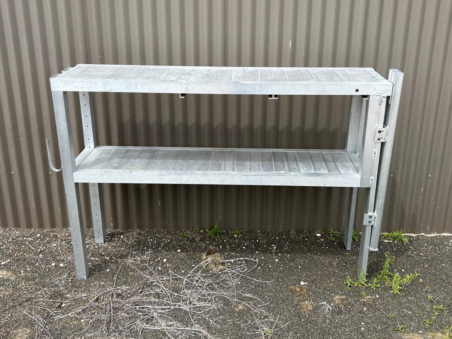 FABRICATED ALUMINIUM WORK BENCH