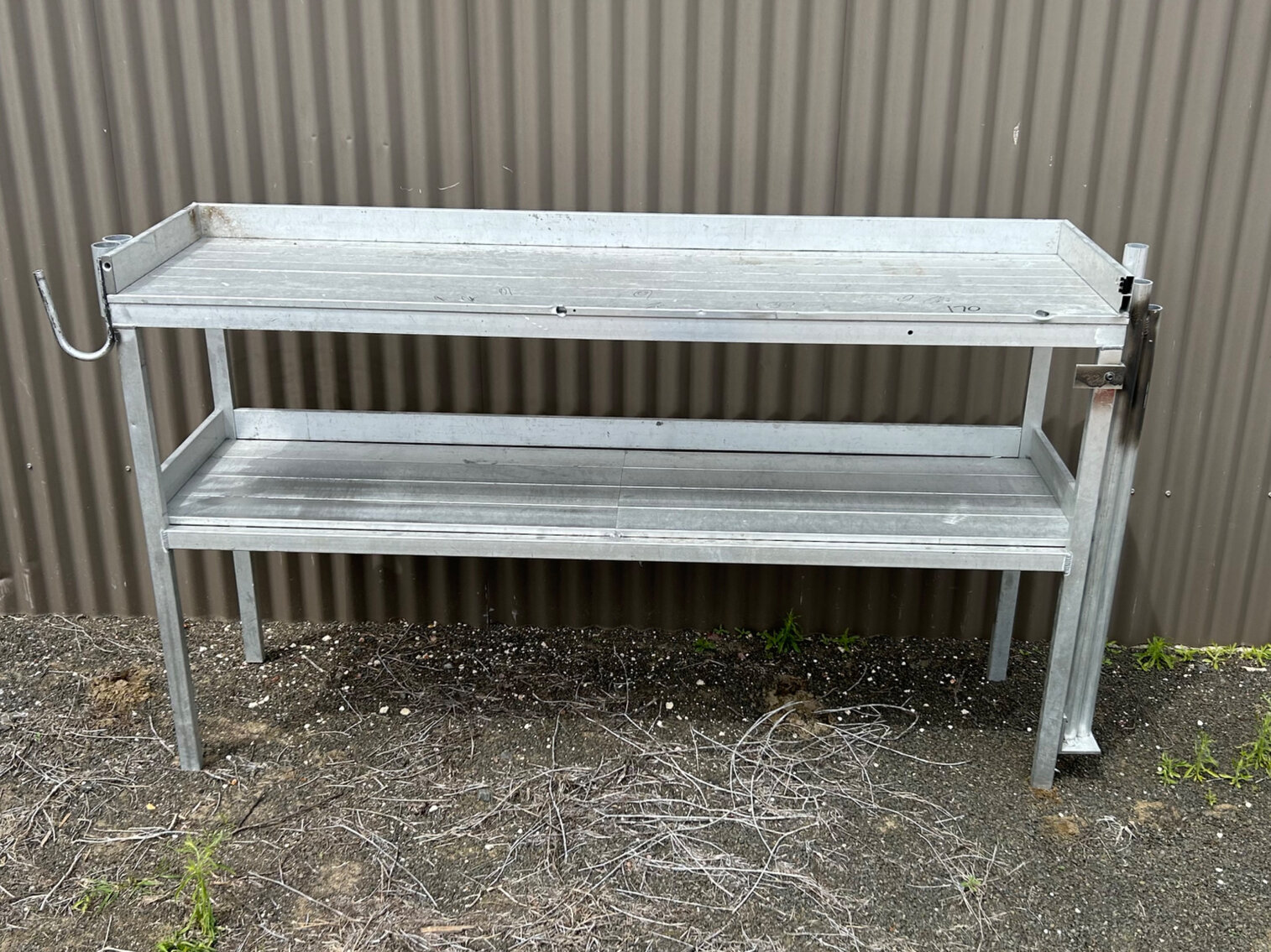 FABRICATED ALUMINIUM WORK BENCH