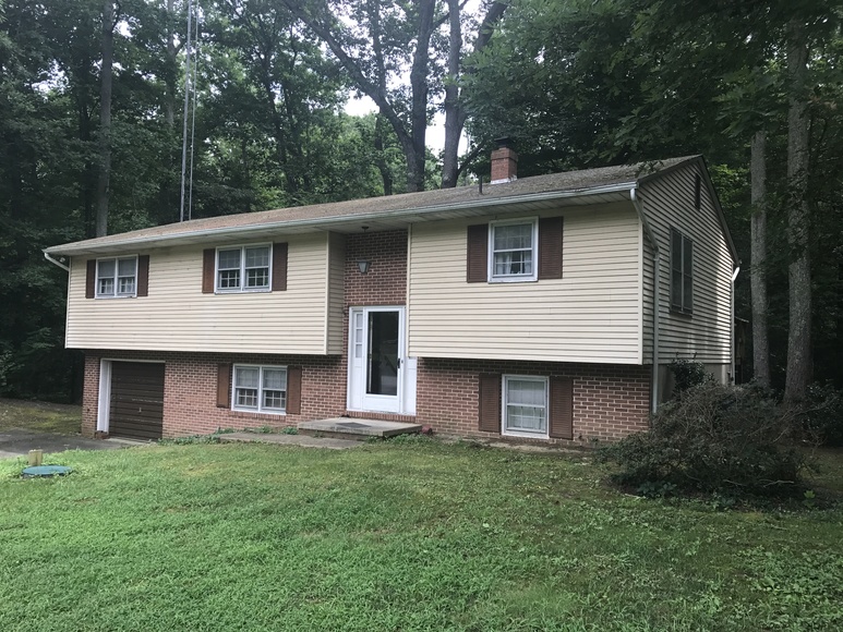 Image for 3 BR/2.5 BA Home Minutes from Solomons Island--SELLS to the HIGHEST BIDDER!!