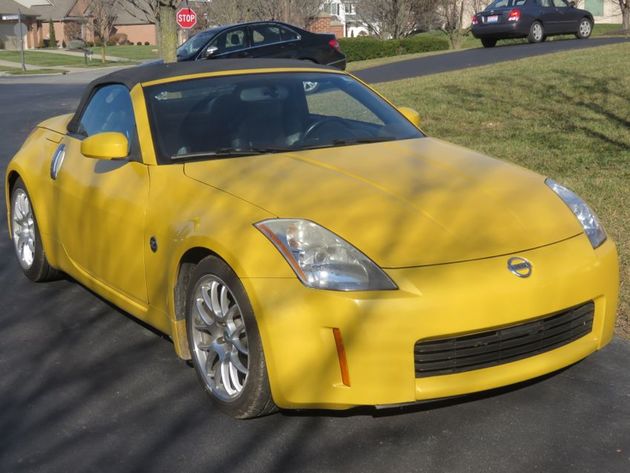 Image for 2005 NISSAN 350Z and 2003 CADILLAC SEVILLE SLS