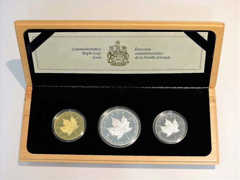 Image for GOLD PLATINUM SILVER CANADIAN COMMEMORATIVE MAPLE LEAF 1989