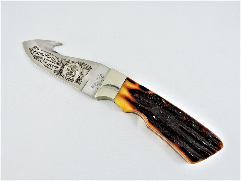 Image for NORTH AMERICAN HUNTING CLUB EIGHT KNIFE COLLECTION