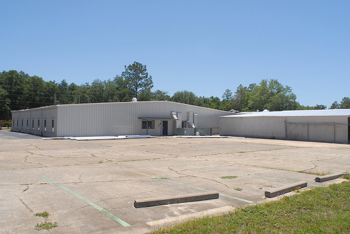 Image for MULTI USE BUILDING! 5476 Fairchild Road, Crestview, FL