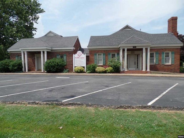 Image for MULTI-USE PROFESSIONAL OFFICE SPACE! Great opportunity! Can be one or two office suites!