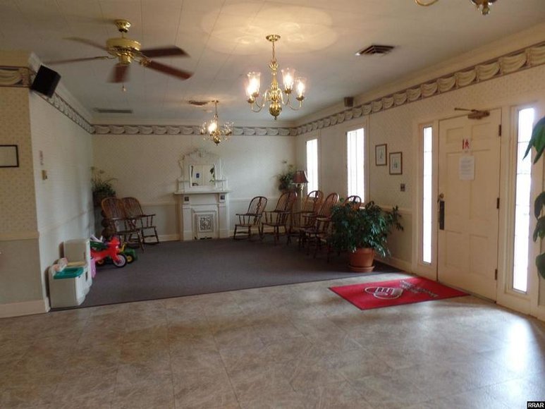 Image for MULTI-USE PROFESSIONAL OFFICE SPACE! Great opportunity! Can be one or two office suites!