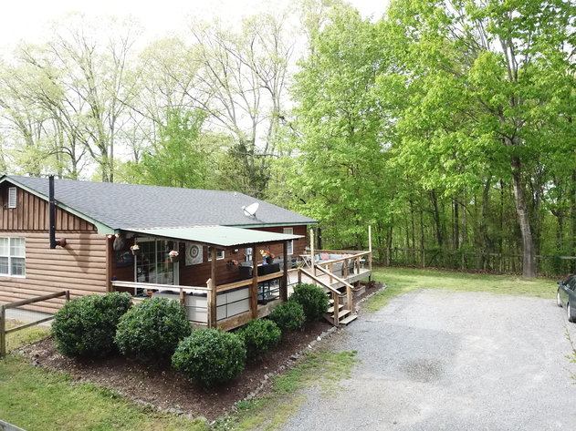 Image for Rustic log cabin on 3 acres