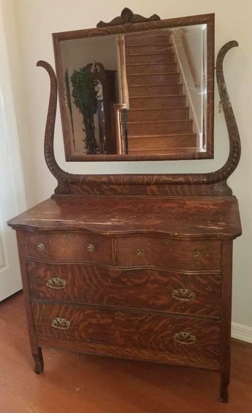 Image for Round Top Online Auction