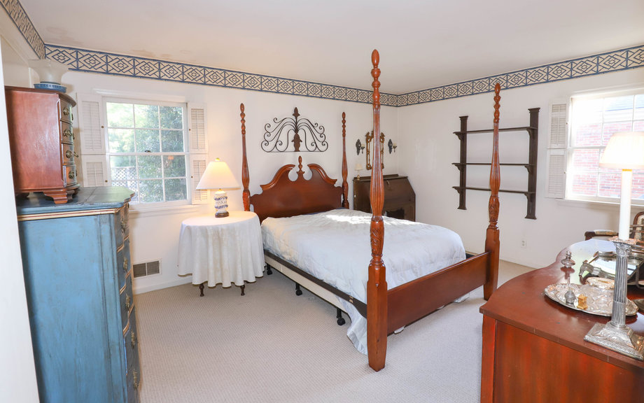 Image for Absolute Real Estate Auction in Douglass Hills