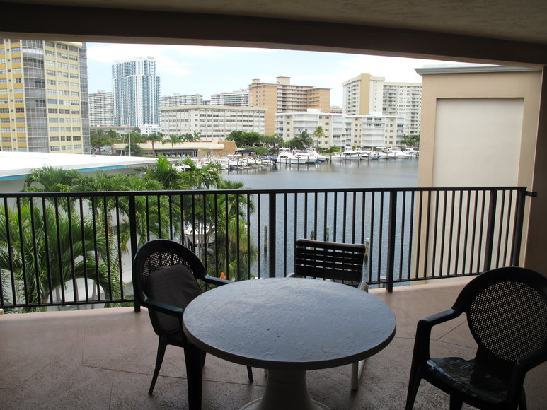 Image for US Bankruptcy Auction of Luxury Waterfront Condo in Hallandale Beach, FL