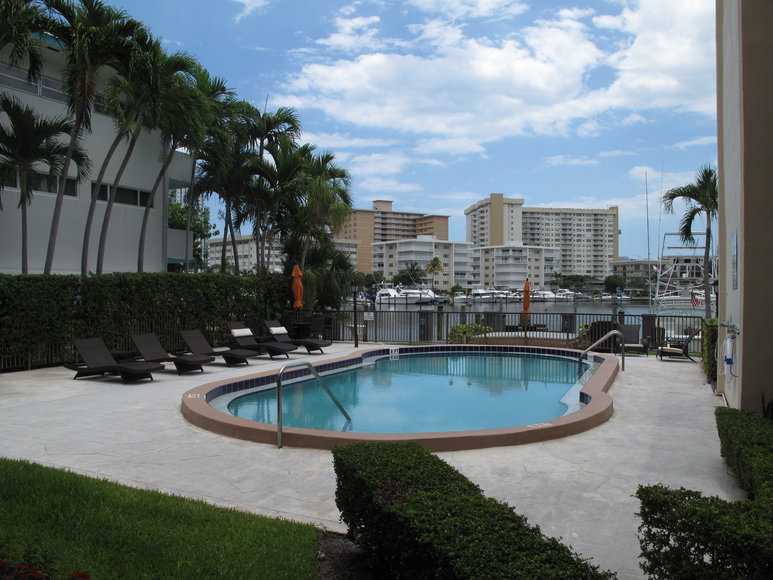 Image for US Bankruptcy Auction of Luxury Waterfront Condo in Hallandale Beach, FL