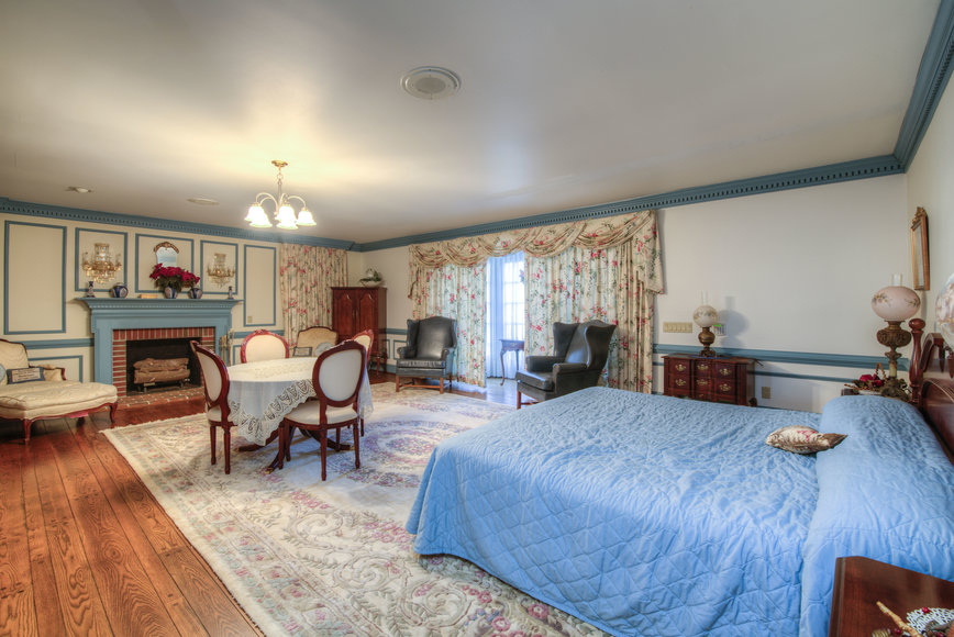 Image for 11 BR/12 BA Rappahannock River Front Mansion on 2.4 Acres on 