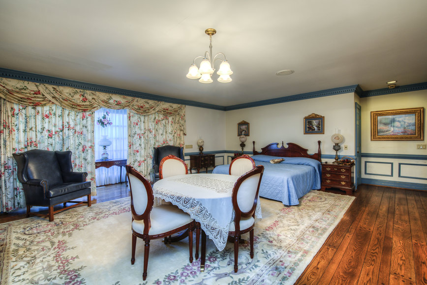 Image for 11 BR/12 BA Rappahannock River Front Mansion on 2.4 Acres on 