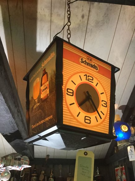 Image for Alderfer Online – Schwenksville, PA Part 1: 7-28-19 | Vintage Beer Signs, Bar Decoratives, Figural Liquor Bottles, Household Items & More!