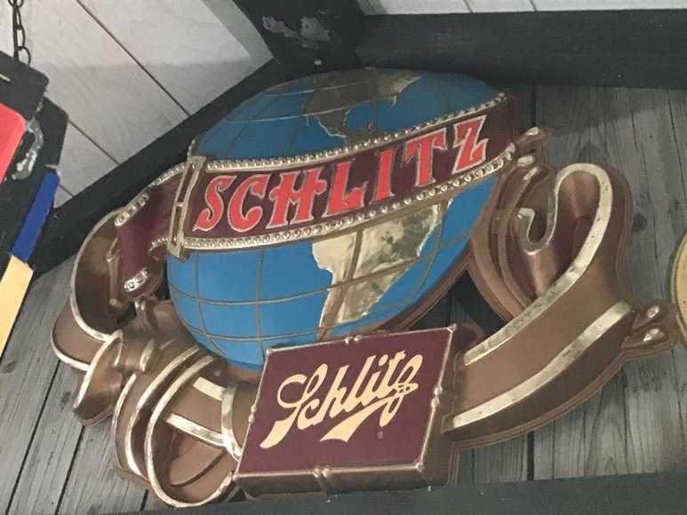 Image for Alderfer Online – Schwenksville, PA Part 1: 7-28-19 | Vintage Beer Signs, Bar Decoratives, Figural Liquor Bottles, Household Items & More!