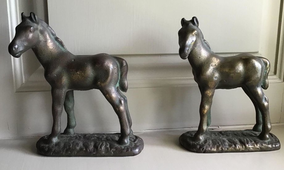 Image for Alderfer Online - Perkiomenville, PA: 9-4-19 | Auction Features Pennsylvania House Furniture, Royal Chester China, Area Rugs, Pocket Knife Collection, Marble Top Furniture, Shaker Pantry Boxes, Slag Glass Lamp, Handmade Quilts & More!