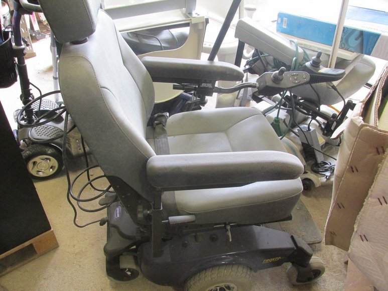 Image for Live Tichenor Personal Property Auction