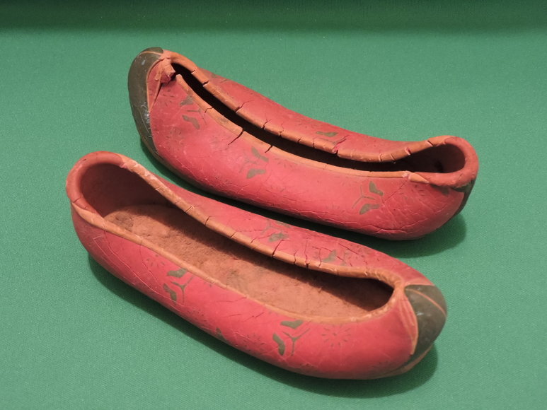 Image for Korean Shoes Arrived in Canada Post Korean War